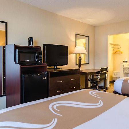 Quality Inn & Suites Ogallala Bagian luar foto
