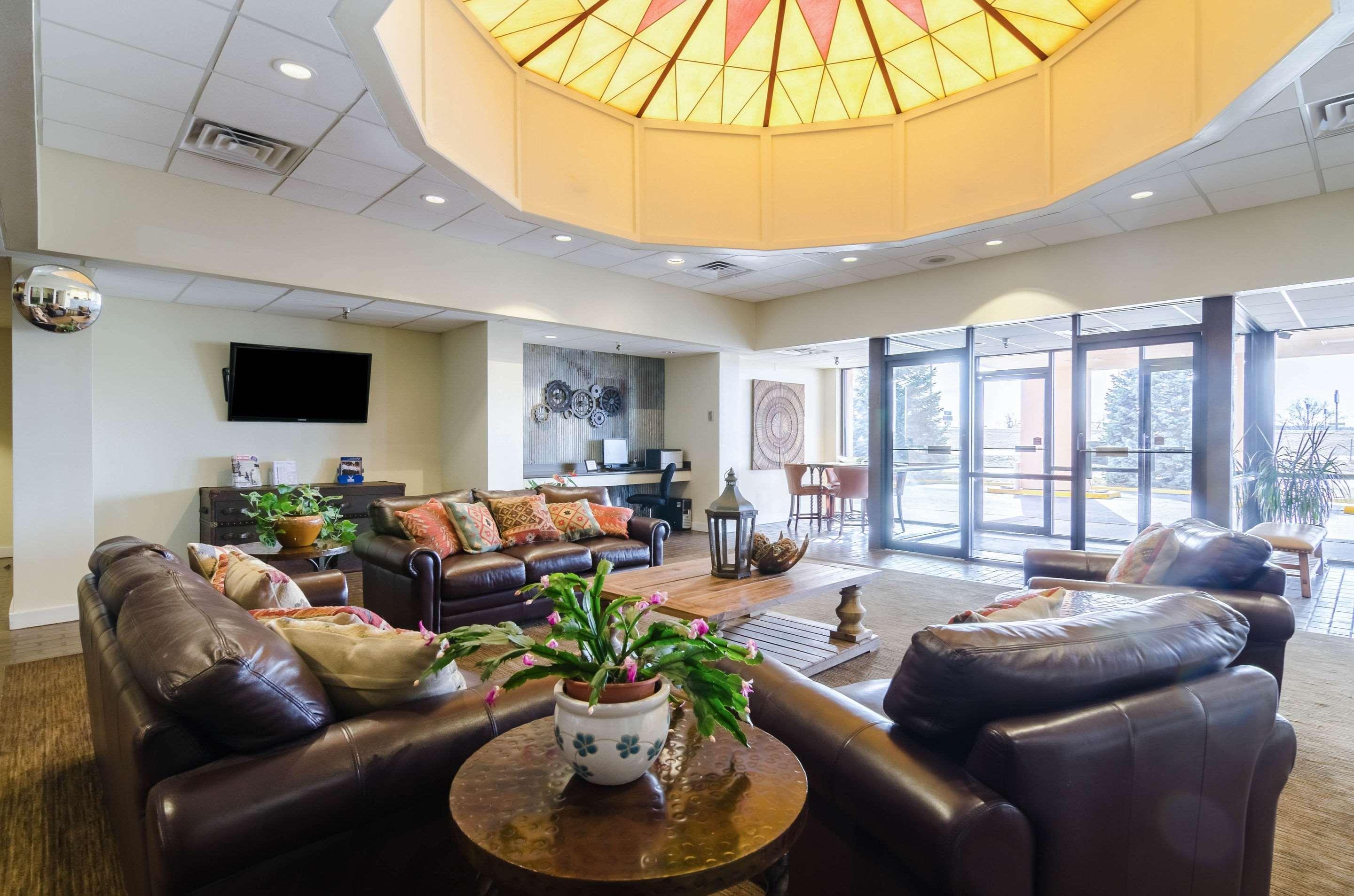 Quality Inn & Suites Ogallala Bagian luar foto