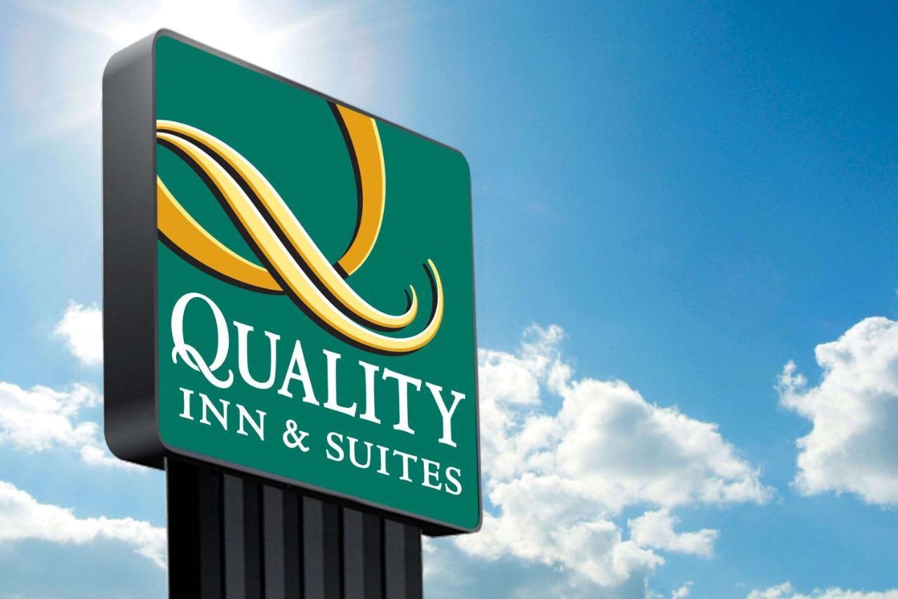 Quality Inn & Suites Ogallala Bagian luar foto