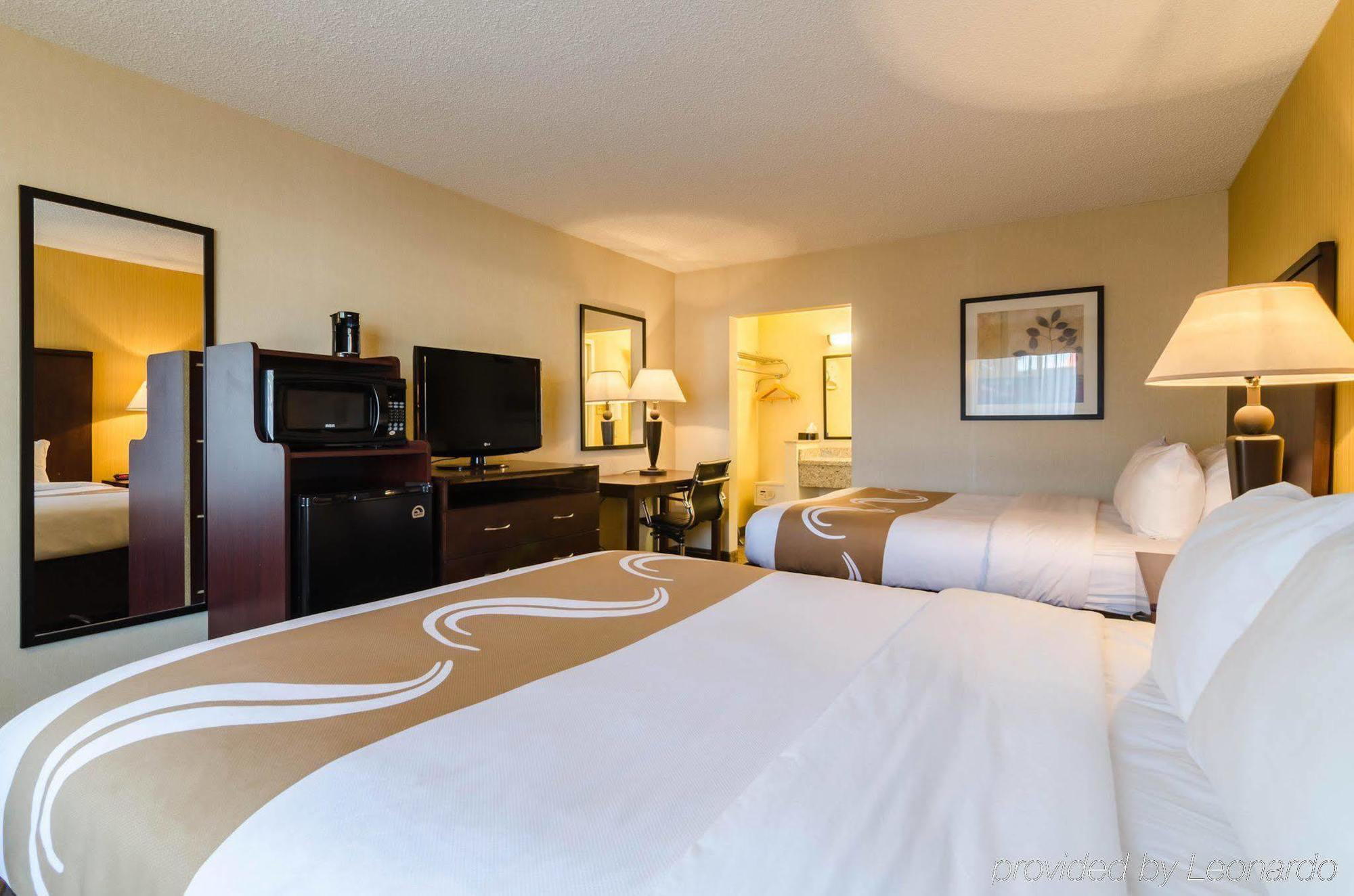 Quality Inn & Suites Ogallala Bagian luar foto