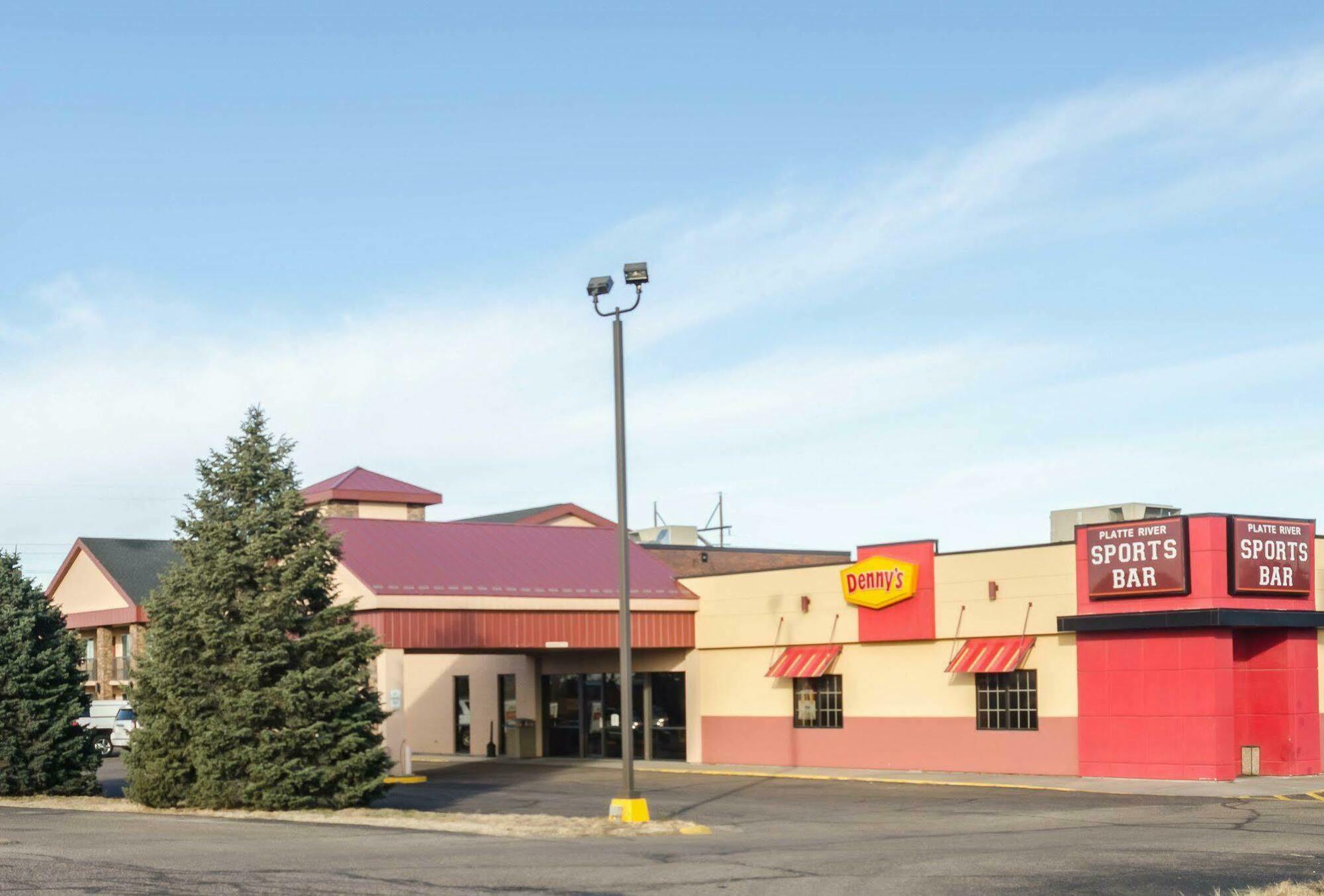 Quality Inn & Suites Ogallala Bagian luar foto