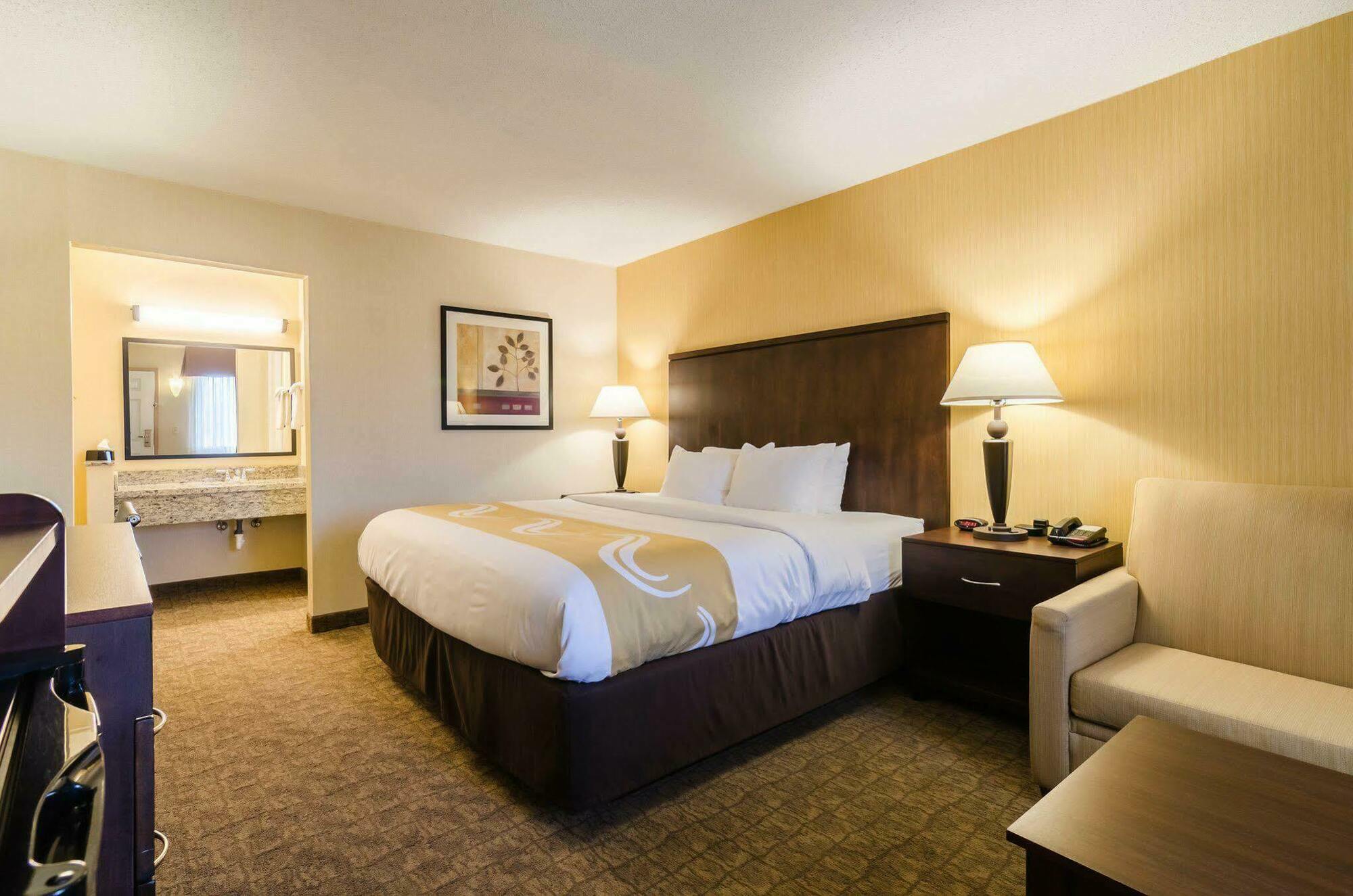 Quality Inn & Suites Ogallala Bagian luar foto