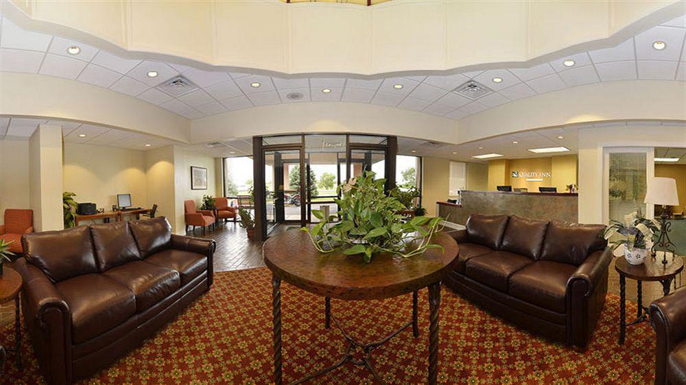 Quality Inn & Suites Ogallala Bagian luar foto