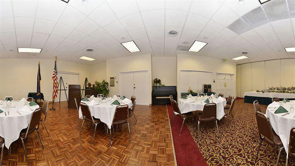 Quality Inn & Suites Ogallala Bagian luar foto